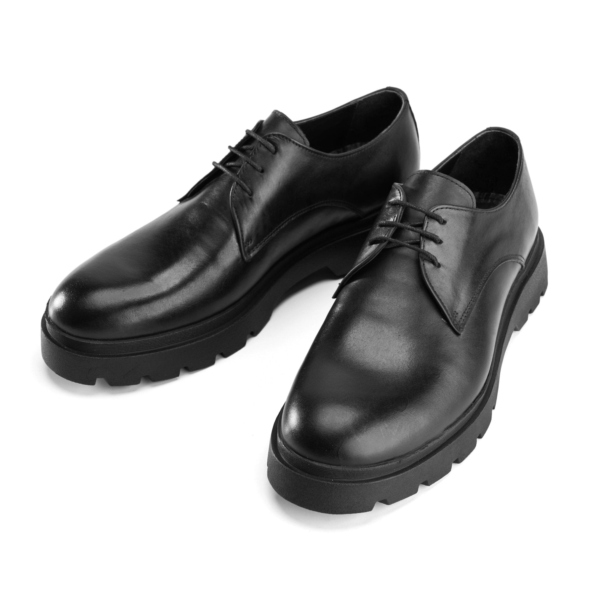 The Classic Charm - Black - Crestshoes