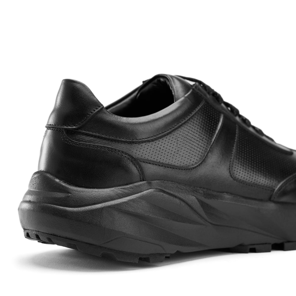 FlexStep Leather Sneakers