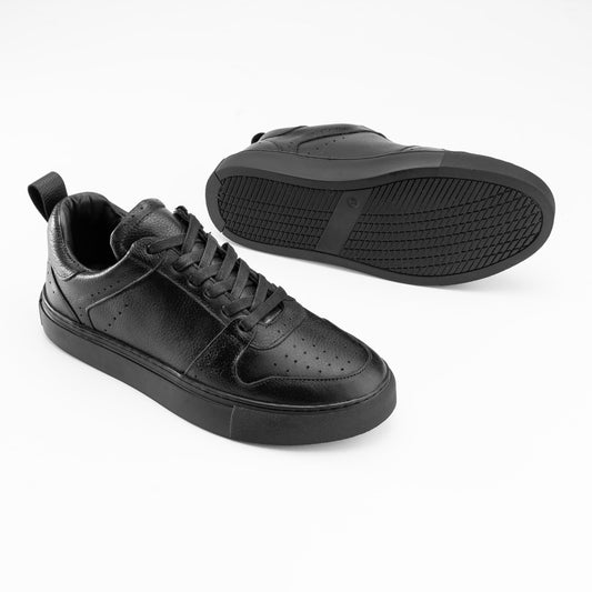 Pristine Monochrome Low-Tops - Black