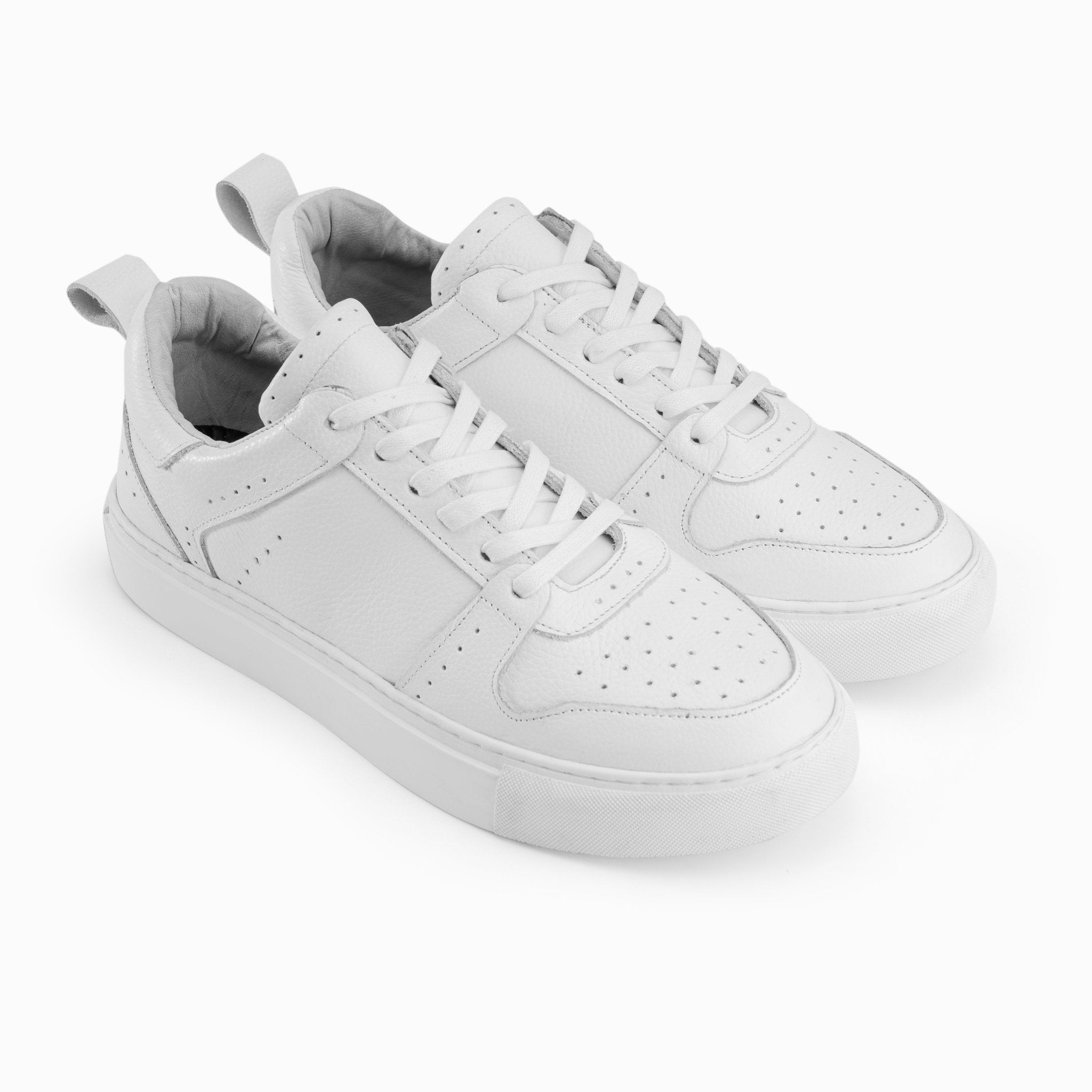 Pristine Monochrome Low - Tops - White - Crestshoes