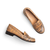 EXPLORE WOMEN’S FOOTWEAR